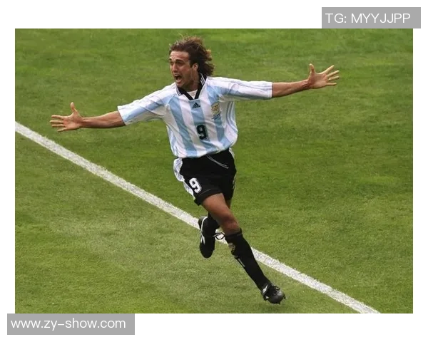 从菜鸟到巨星：那些曾被低估的足球球员如何逆袭成传奇