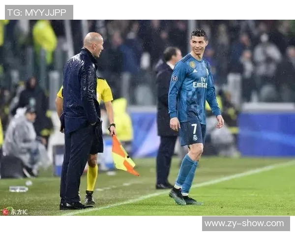 足球巨星倒挂金钩精彩瞬间解析技艺与美学的完美结合